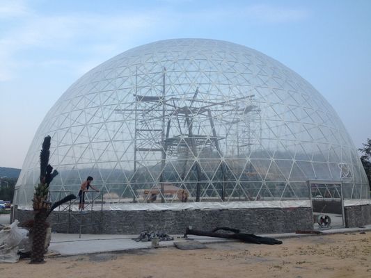 Chine 4 - Grande tente géodésique transparente de dôme d'événement de 60 mètres ignifuge fournisseur