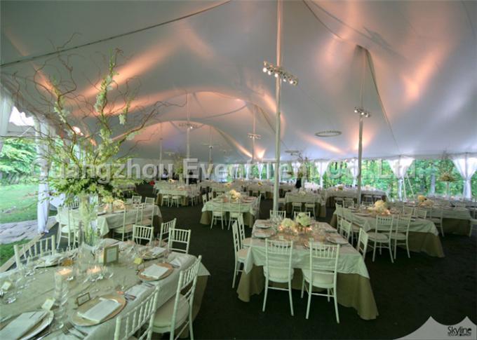 Tente Freeform extérieure géante de bout droit imperméable avec la couverture colorée de décoration de doublure