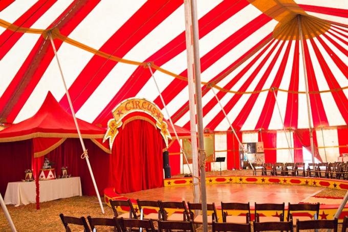 Double diamètre du tissu 32m de PVC de cadre en acier de tentes faites sur commande lourdes d'événements pour la location de cirque